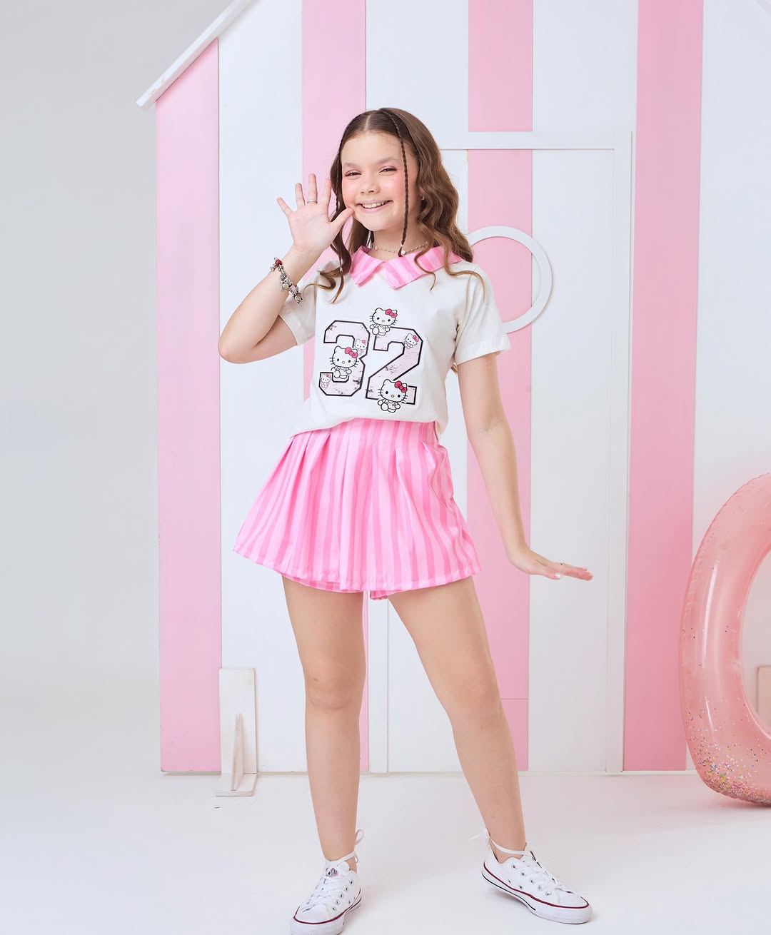 Conjunto infantil Hello Kitty camiseta 32 e saia rosa listrada
