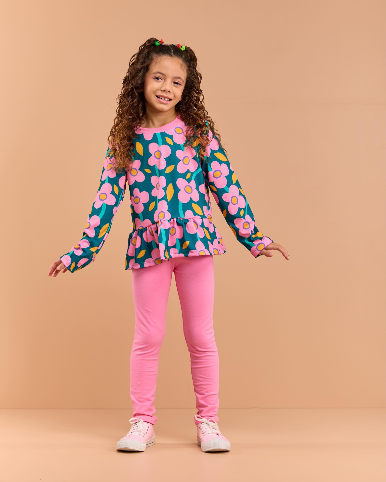 Conjunto infantil blusa floral verde e legging rosa